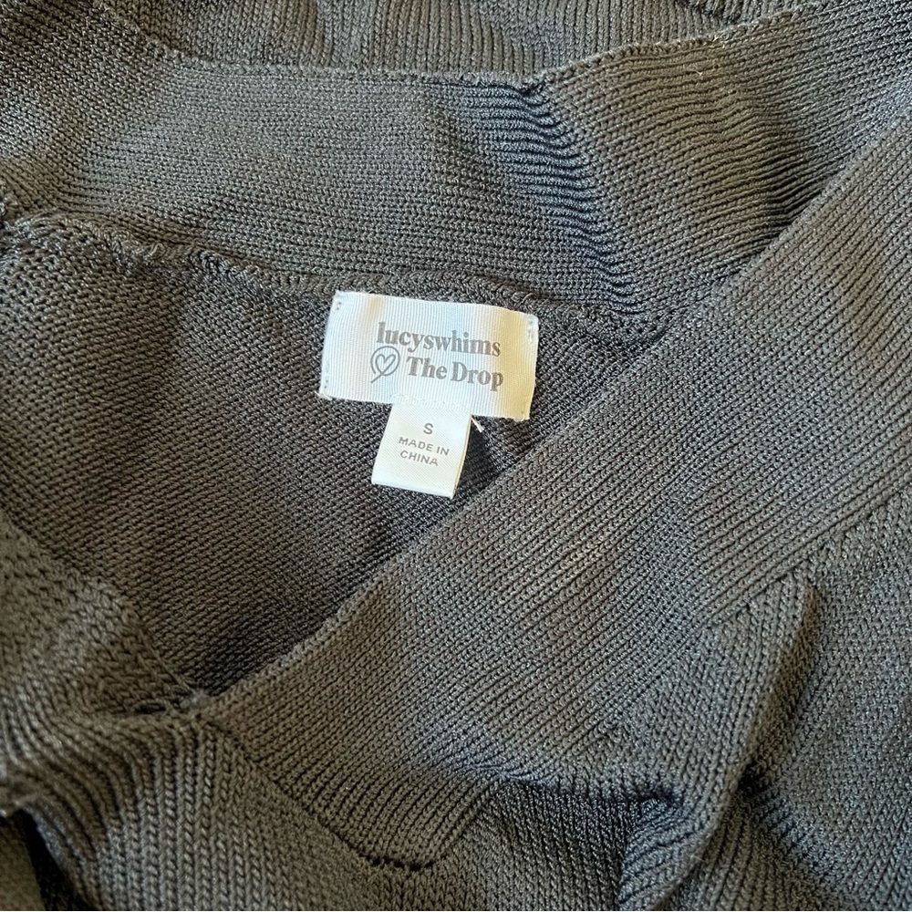 LucysWhims The Drop Black Buckle Cold Shoulder Slouchy Sweater V-Neck Size Small - Picture 9 of 12